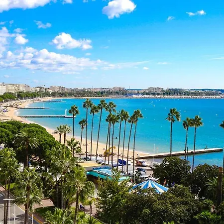 Sublime Center Croisette Live In Moliere *